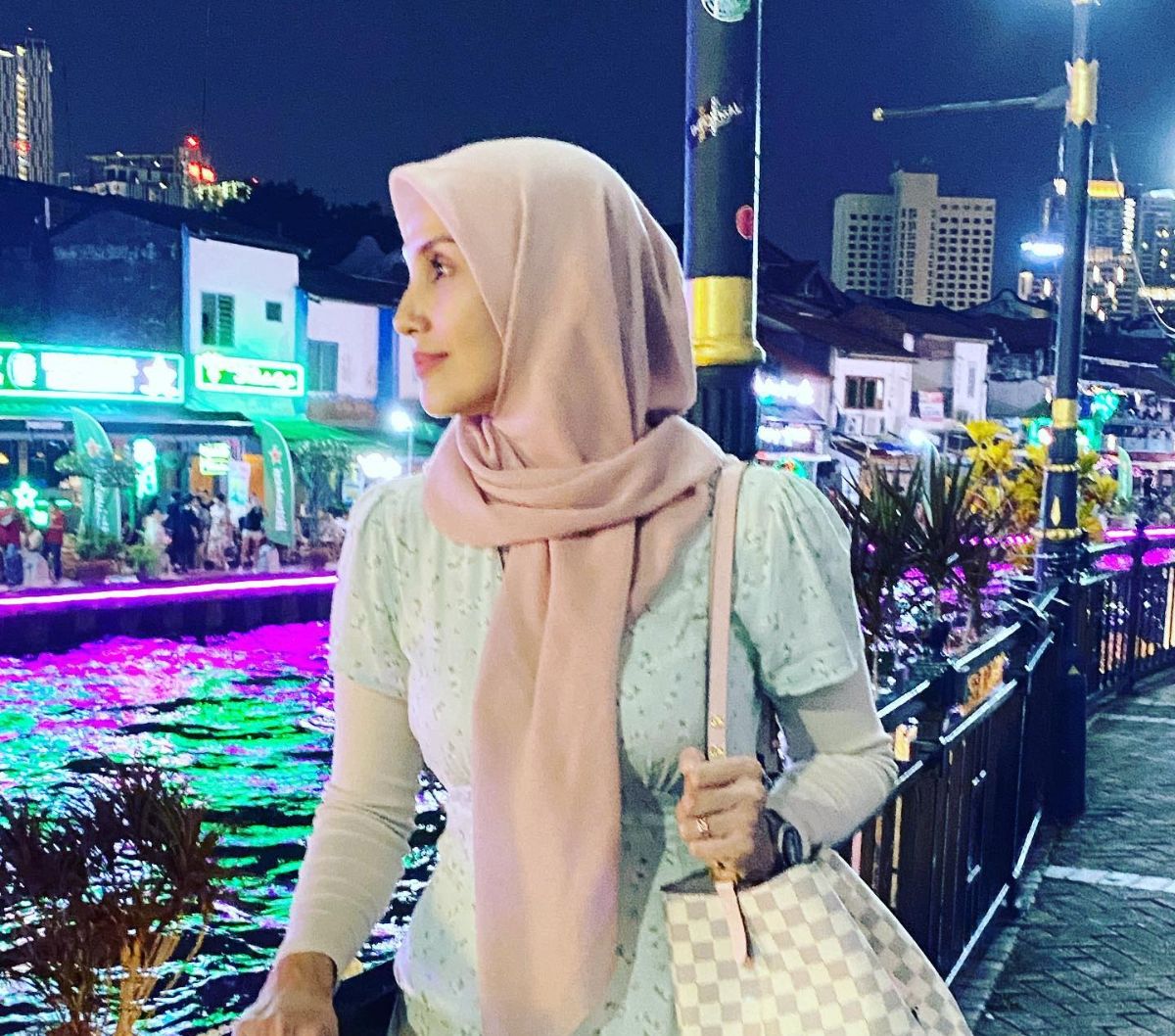 Potret Fiza Halim Penyanyi yang Dituding Selingkuh dengan Engku Emran, Akui Tak Saling Kenal!