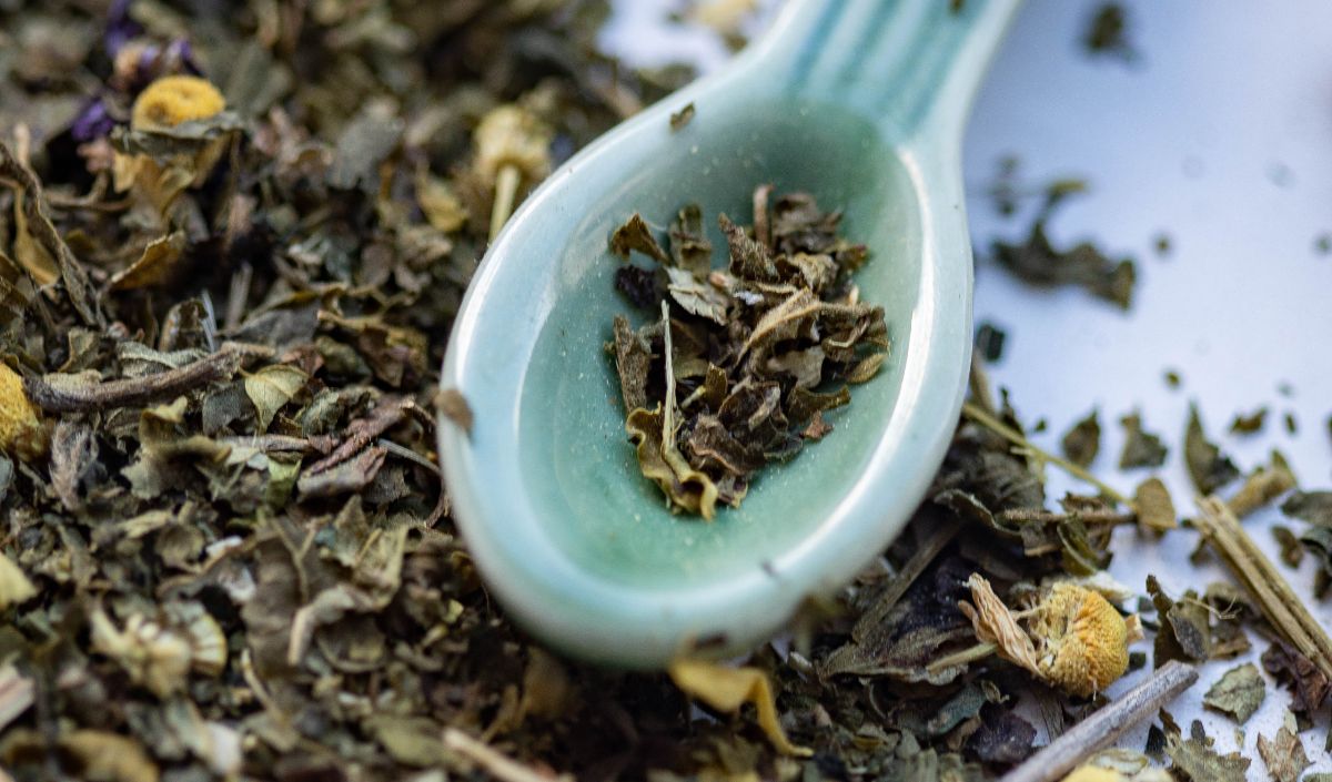 Buat Rendaman Mandi dengan Teh Peppermint<br>