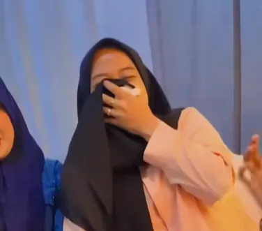 Momen Pengantin Buka Amplop, Isinya Zonk Bikin Ngakak