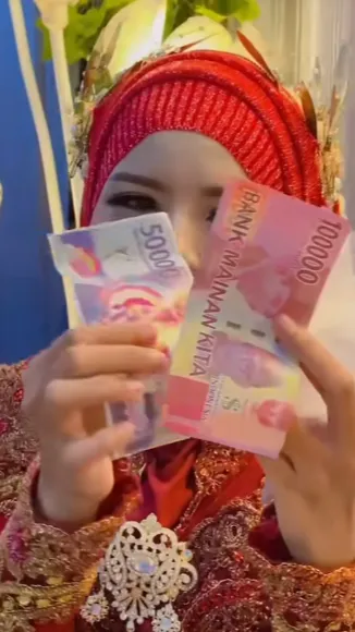 Momen Pengantin Buka Amplop, Isinya Zonk Bikin Ngakak