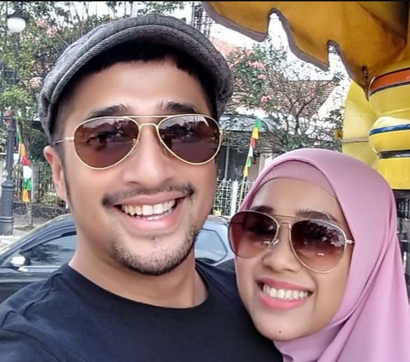 Istri Artis Ini Dikira Ibu Rumah Tangga Biasa, Ternyata Anak Jenderal, Bukan Orang Sembarang!