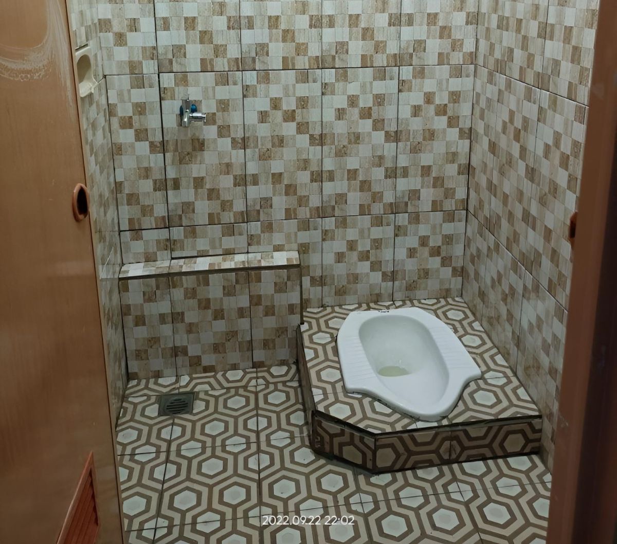 Kamar Mandi Sempit Ukuran 1x1 Meter Direnovasi Jadi Elegan dan Cantik Maksimal, Sepintas Mirip Toilet Hotel