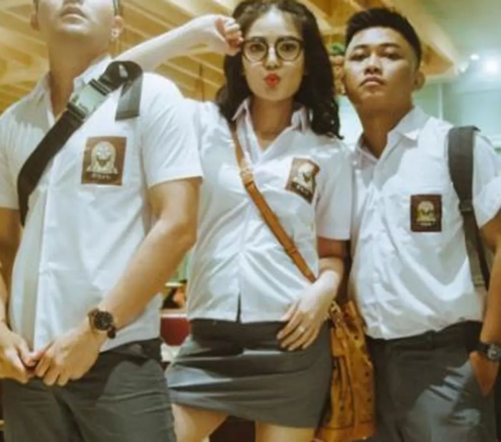 Gaya Siswa Smp Zaman Dulu Bikin Salfok Dikira Mau Photoshoot Sekolah