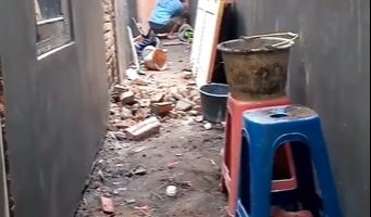 Ada di Samping Rumah