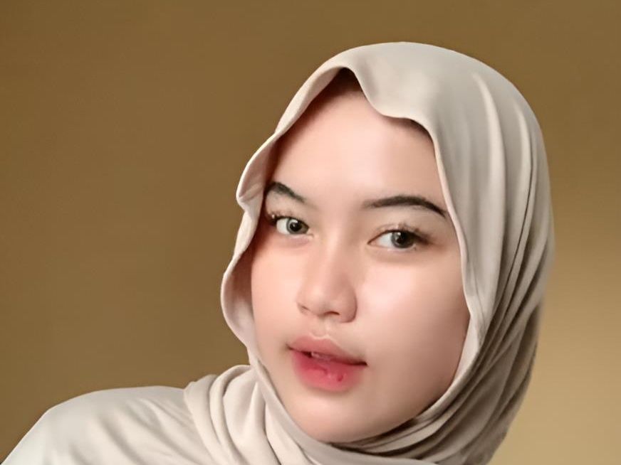 Nyesek Banget! Si Cewek Capek-capek Siapkan Kejutan Ultah buat Pacar, Kuenya Malah Dibuang
