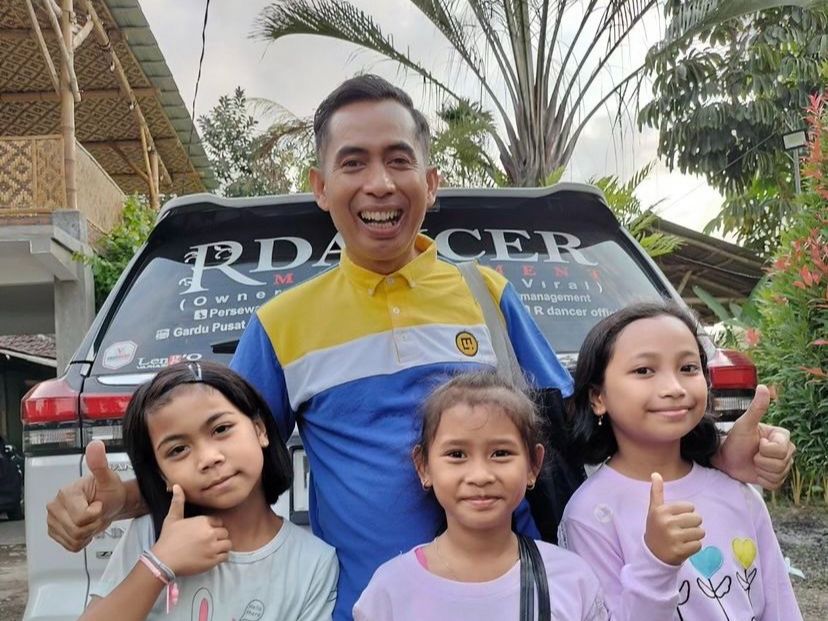 Ingat Pak Ribut Guru Asal Lumajang yang Pernah Viral? Begini Kabar dan Nasibnya Sekarang