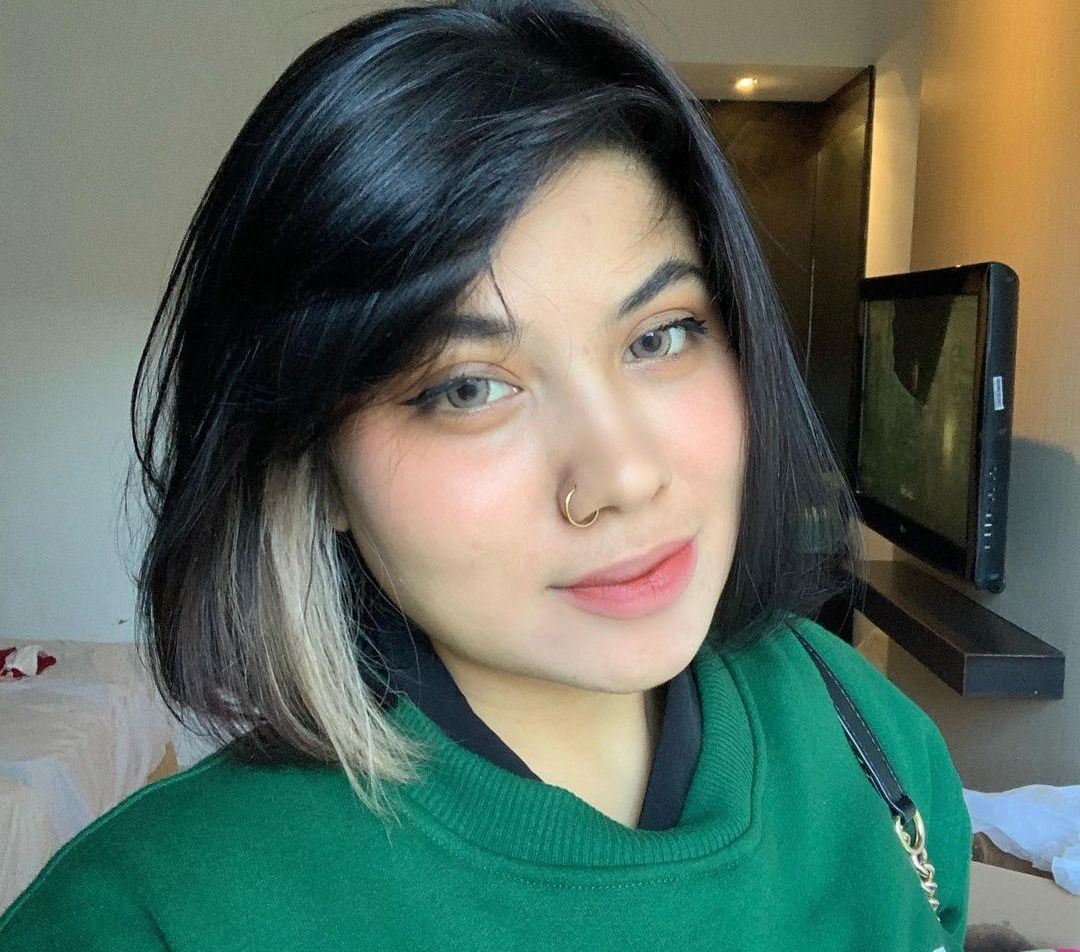 Bebas Usai 10 Bulan di Penjara, Dea OnlyFans: Pada Kangen Aku Enggak? | merdeka.com