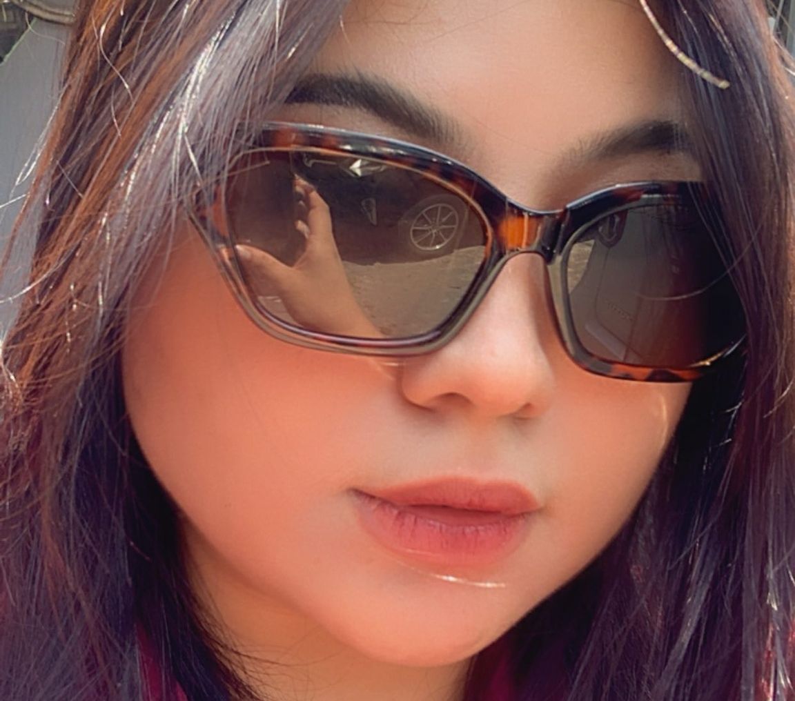 Bebas Usai 10 Bulan di Penjara, Dea OnlyFans: Pada Kangen Aku Enggak? | merdeka.com