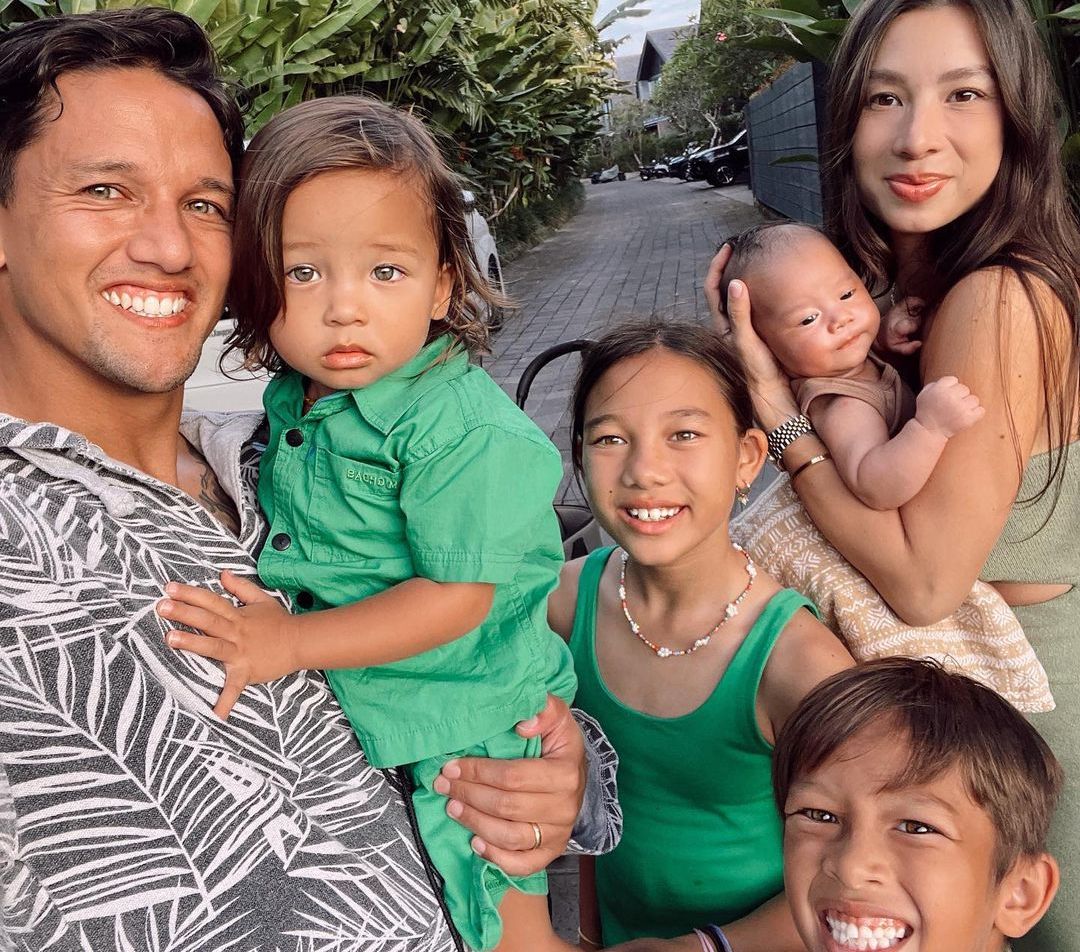 Kompaknya Keluarga Bachdim Traveling 3 Negara Bawa Anak Tanpa Nanny