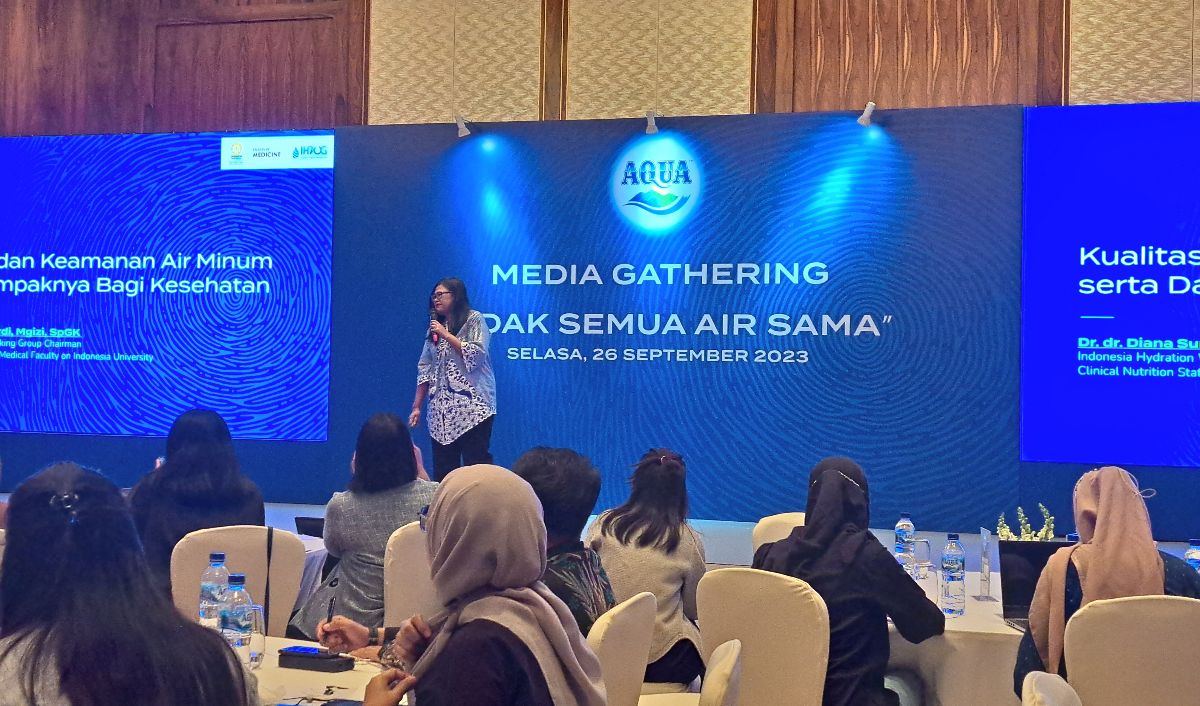 Konsumsi air minum sembarangan juga dapat menjadi penyebab stunting. Sebab, bakteri baik akan lebih banyak terkandung dalam air minum kualitas baik.<br>