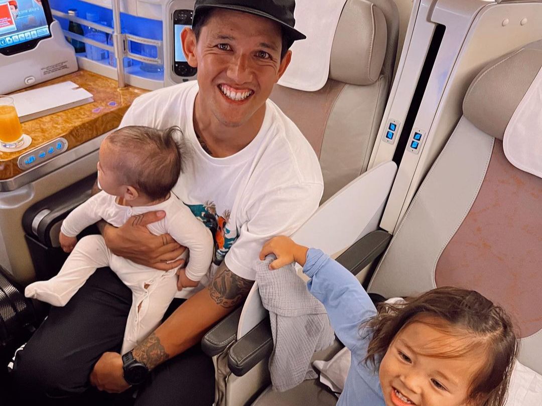 Kompaknya Keluarga Bachdim Traveling 3 Negara Bawa Anak Tanpa Nanny