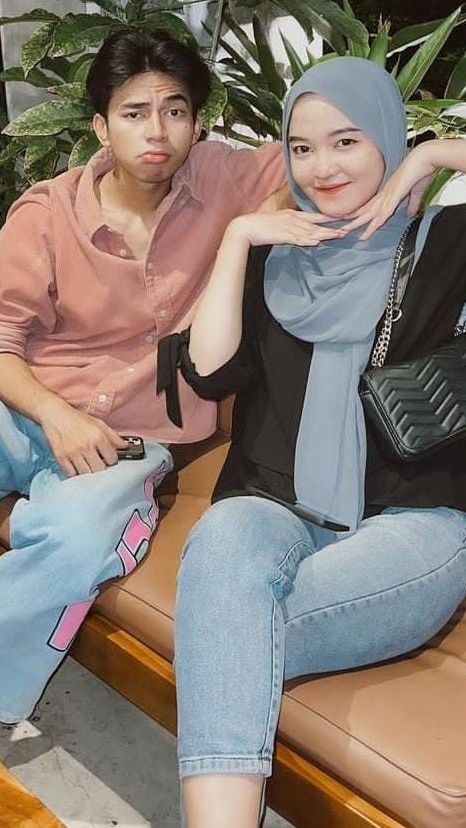 Dimas Ahmad Unggah Foto Bareng dengan Dania Aulia Wanita yang Viralkan Waktu Jualan Bakso Jadi Sorotan, Netizen 'Cocok' <br>