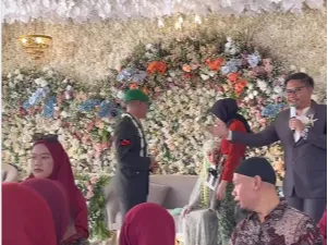 Awalnya Seru sampai Joget-Joget, Resepsi Praka TNI Berubah jadi Panik Gara-Gara Pengantin Wanita