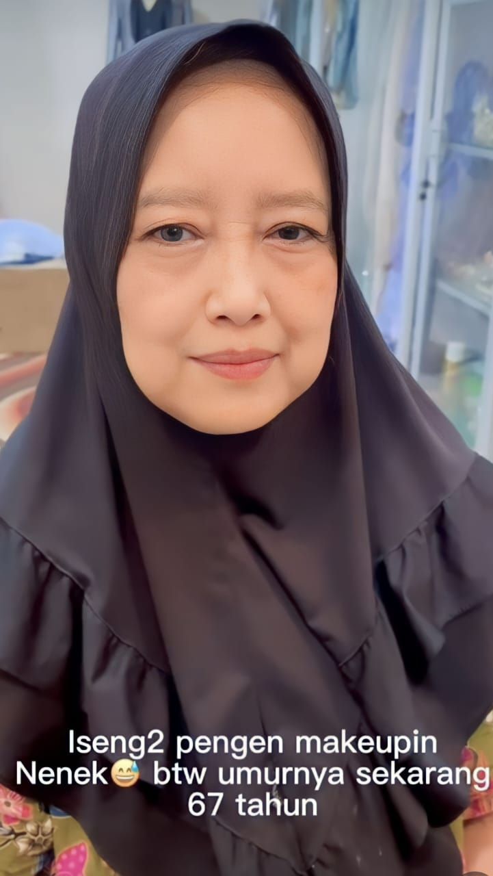 Awalnya Cuma Iseng, Nenek 67 Tahun Dirias Cucunya Jadi Kayak Usia 30-an, Manglingi Banget