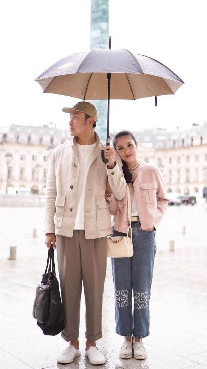 Momen Romantis 'Tom & Jerry' Sandra Dewi dan Harvey Moeis Sepayung Berdua di Paris, Begini Endingnya