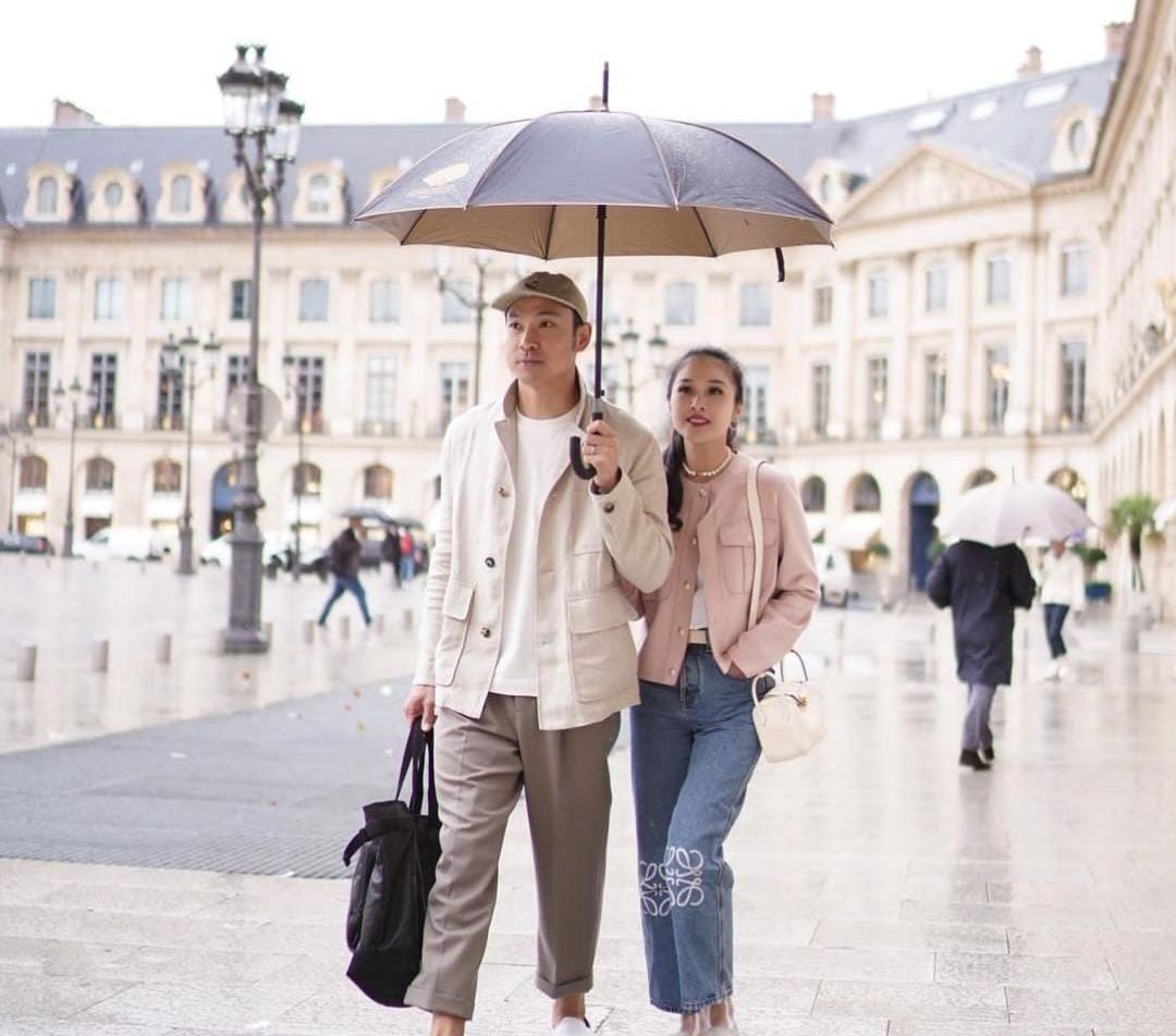 Momen Romantis 'Tom & Jerry' Sandra Dewi dan Harvey Moeis Sepayung Berdua di Paris, Begini Endingnya