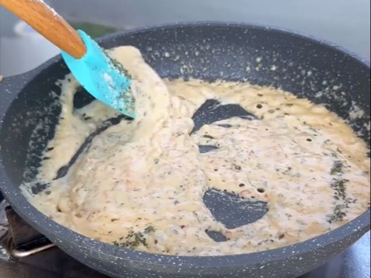 Kurang Dari 10 Menit, Intip Tutorial Udang Creamy Garlic Sauce