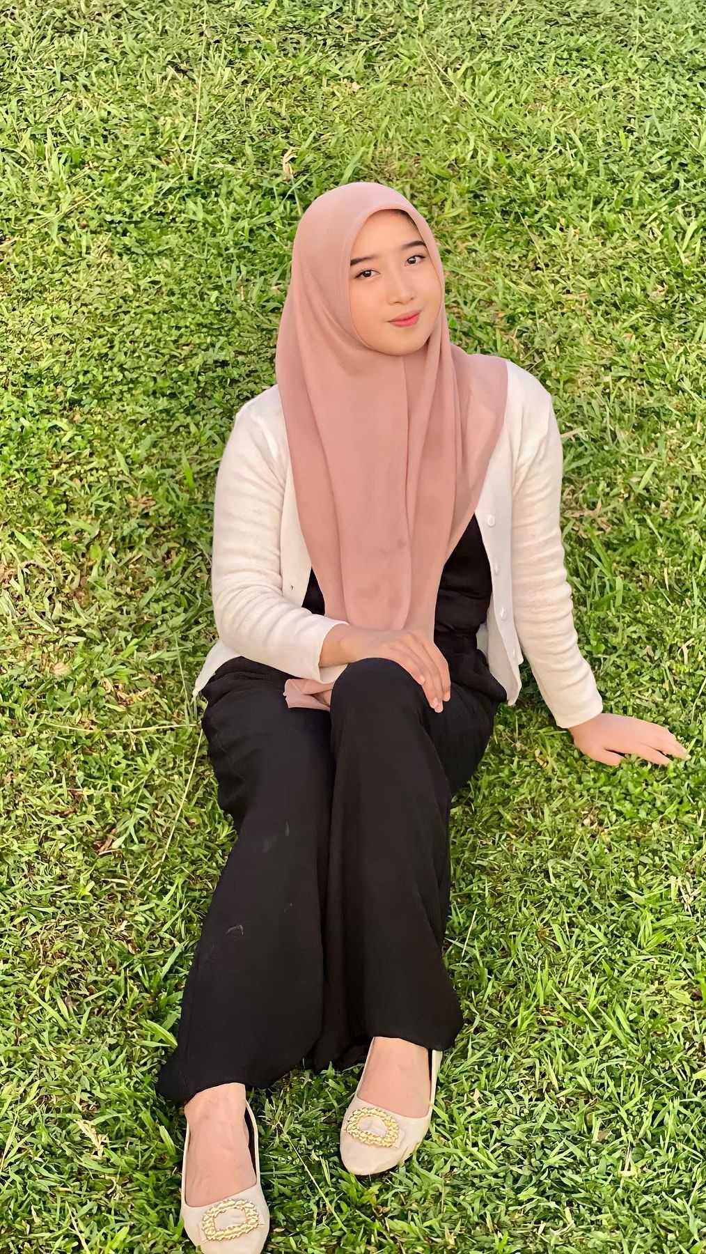 Masih Ingat Nur Aini Gadis Cantik yang Dulu Viral Jadi Kuli Angkat Semen? Kini Kabarnya Mengejutkan!
