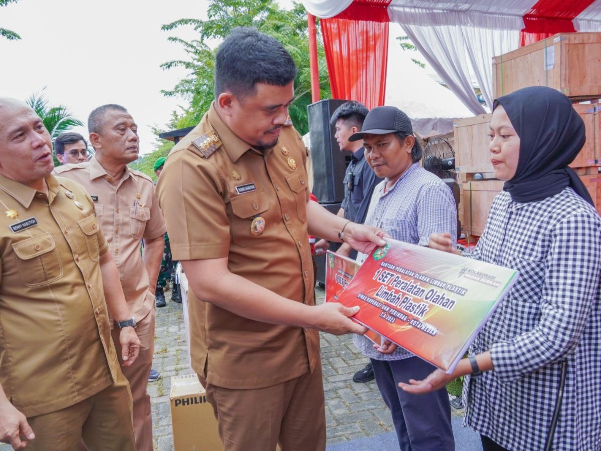 Beri Bantuan Alat Bantu Usaha, Bobby Nasution Inginkan Produksi dan Pendapatan UMKM Meningkat