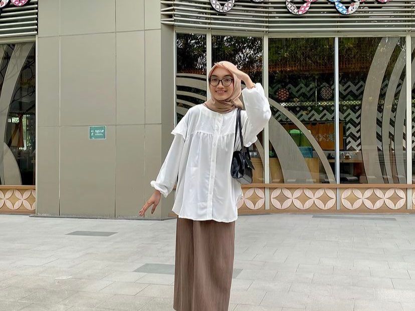 Styling Hijab Manis yang Cocok Untuk Blouse