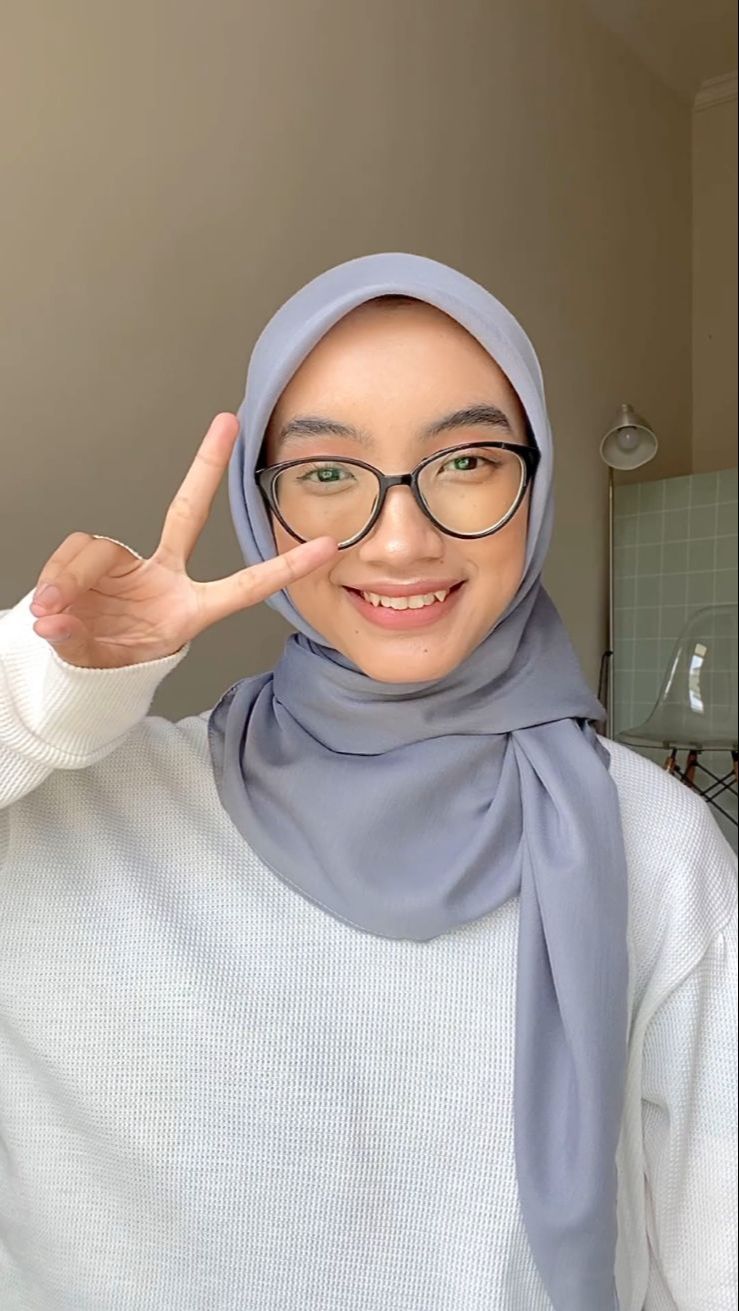 Styling Hijab Manis yang Cocok Untuk Blouse