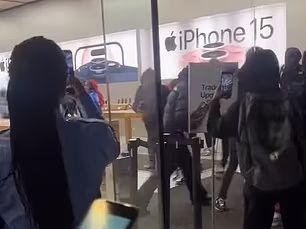 Ratusan Remaja Jarah iPhone 15 di Apple Store AS, Ternyata Ini Penyebabnya