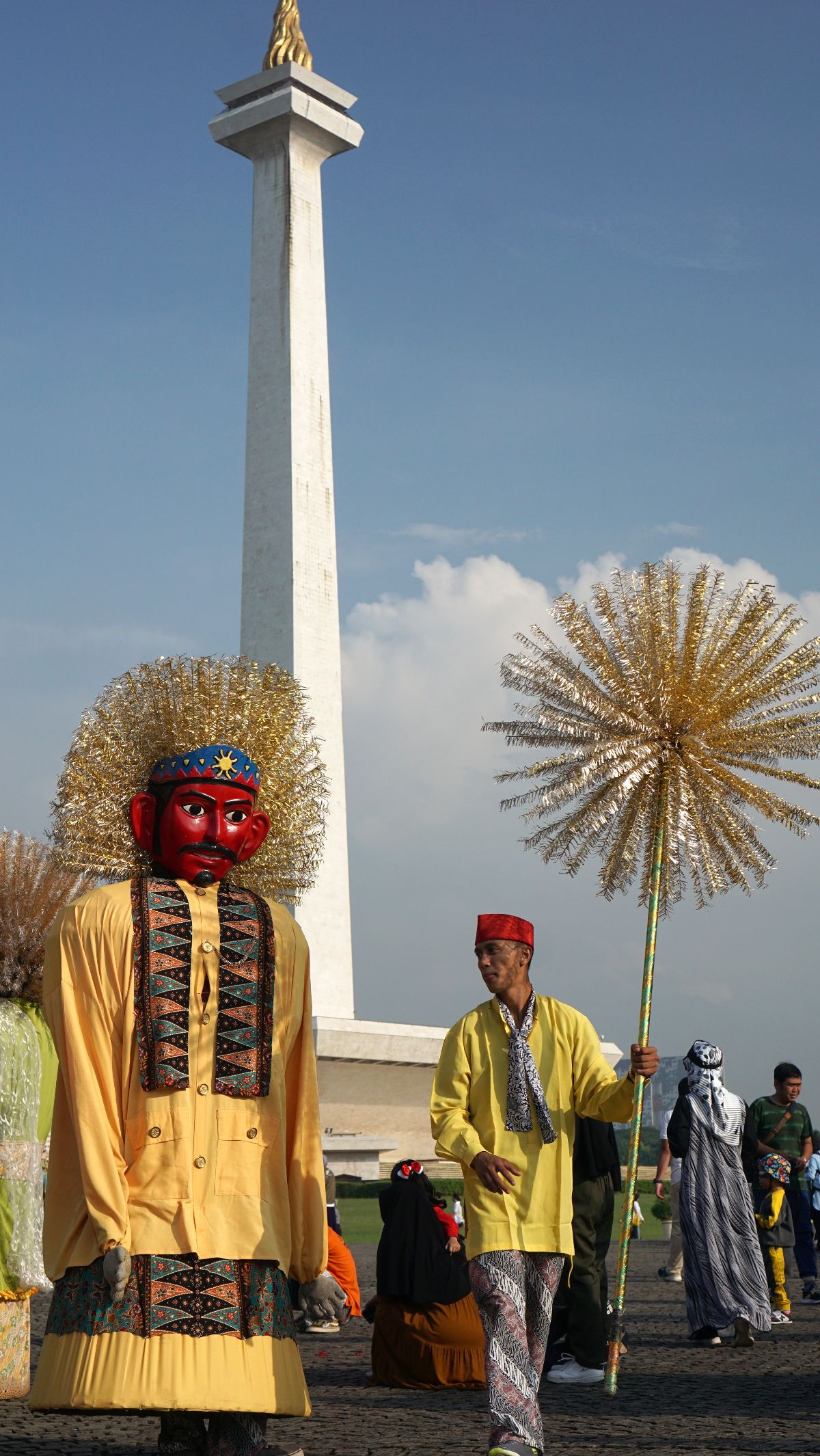 10 Potret Lawas Tempat Wisata di Indonesia, Monas Zaman Dulu Mirip Cerobong Asap<br>