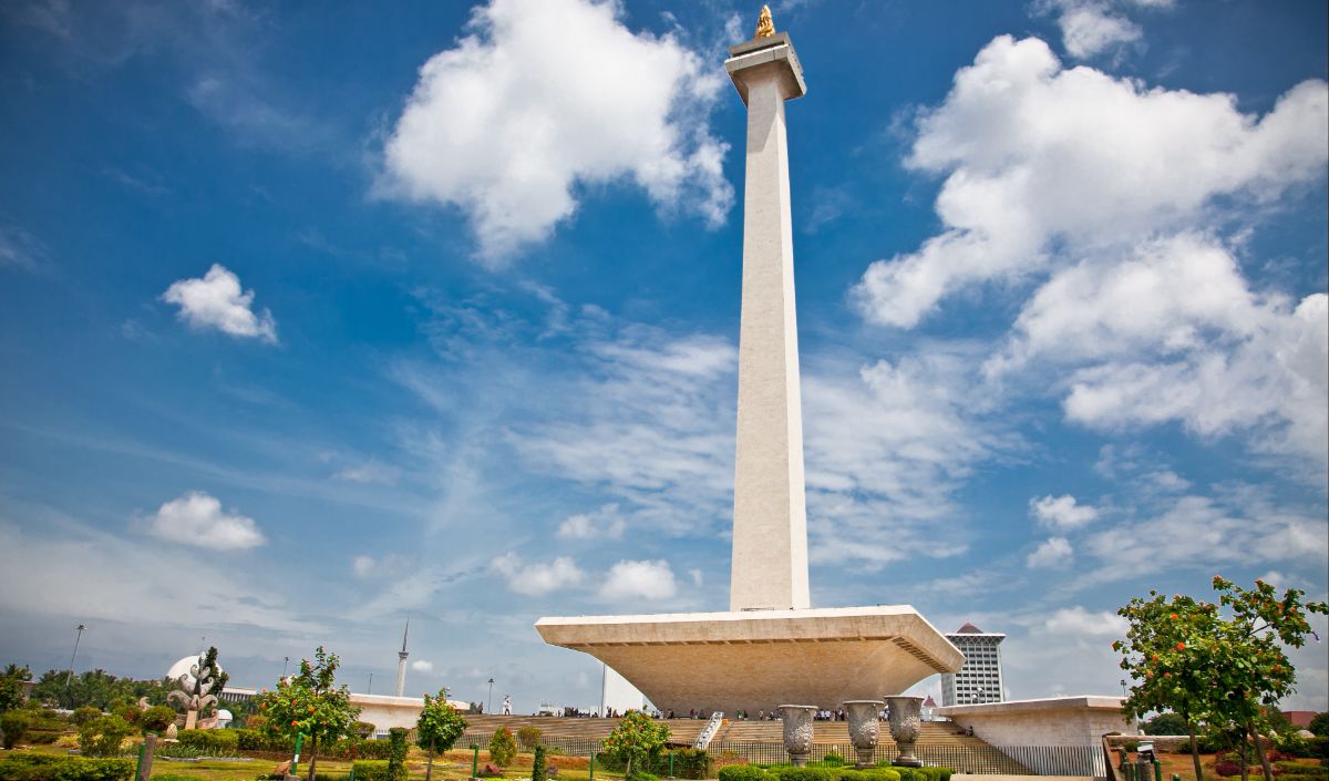 7. Monas