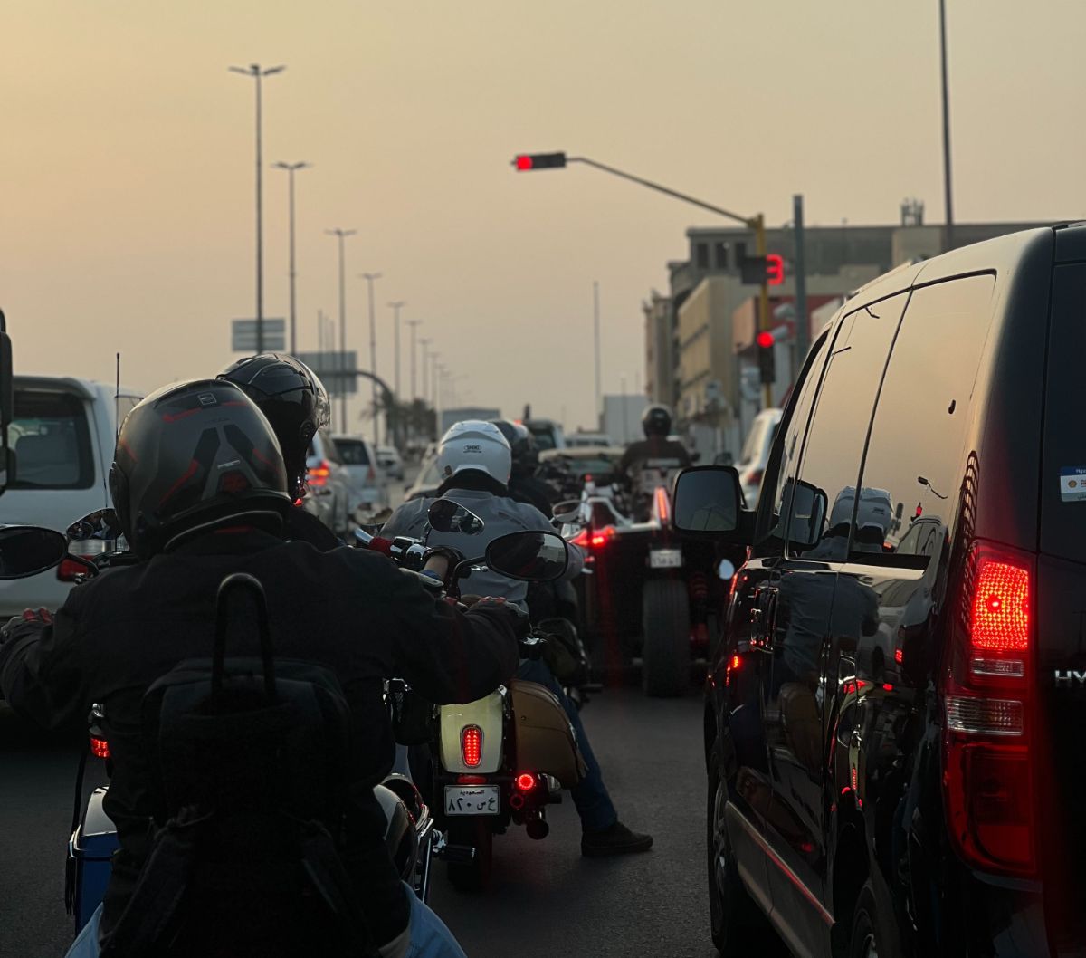 Viral Mobil Ringsek Tetap Digas di Jalanan