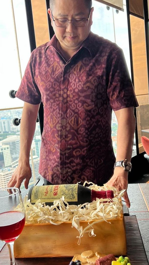 Clarissa Tanoesoedibjo mengunggah momen ulang tahun sang ayah di media sosial miliknya. <br>