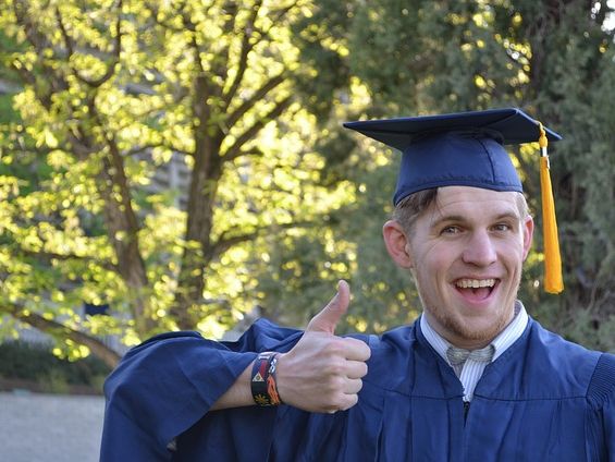 Tips Lulusan Sarjana di Dunia Kerja