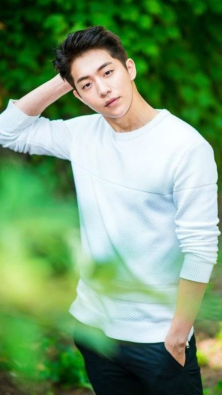 Nam Joo Hyuk telah membawa karakter-karakter ini hidup melalui aktingnya yang mengesankan. Walaupun saat ini ia sedang menjalani wajib militer, kamu masih bisa menikmati berbagai drama yang telah ia bintangi selama ini. Jadi, siapkan popcornmu dan nikmati marathon drama-drama seru Nam Joo Hyuk!