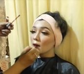 Perempuan Tomboi Dirias Jadi Pengantin Berhijab, Hasilnya Bikin Mata Gak Kedip