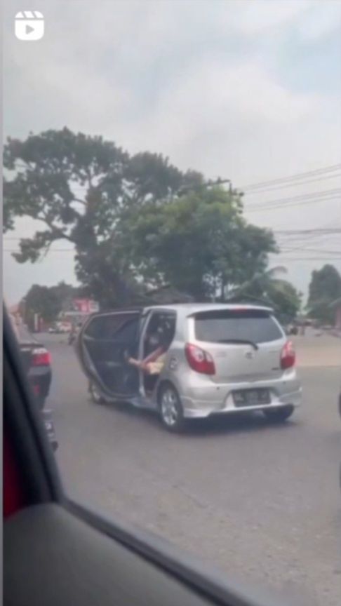 Heboh Wanita Minta Tolong di Mobil Tak Ada yang Peduli, Polisi Ungkap Faktanya