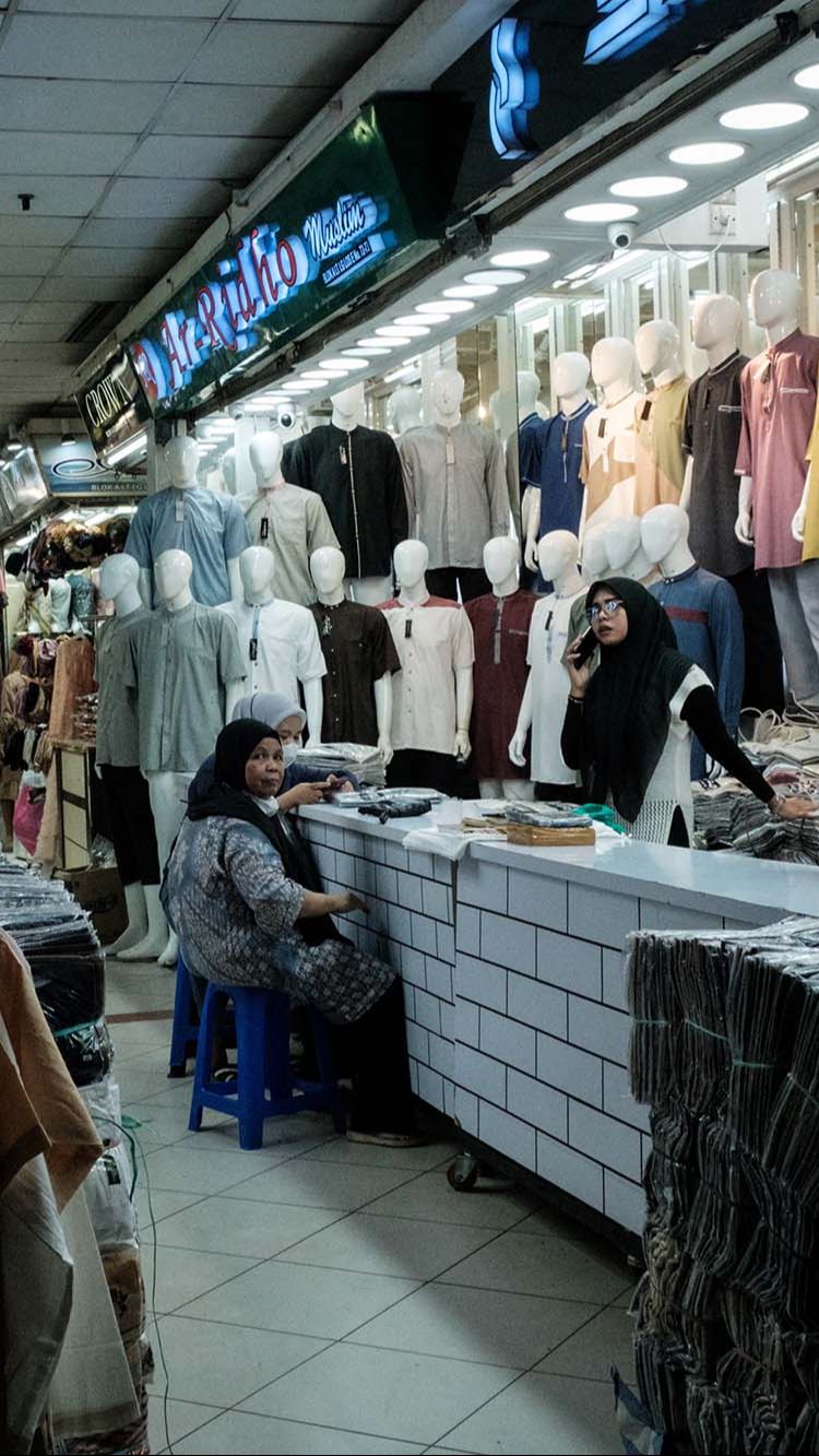 FOTO: Begini Suasana Pasar Tanah Abang Usai TikTok Shop Resmi Dilarang ...