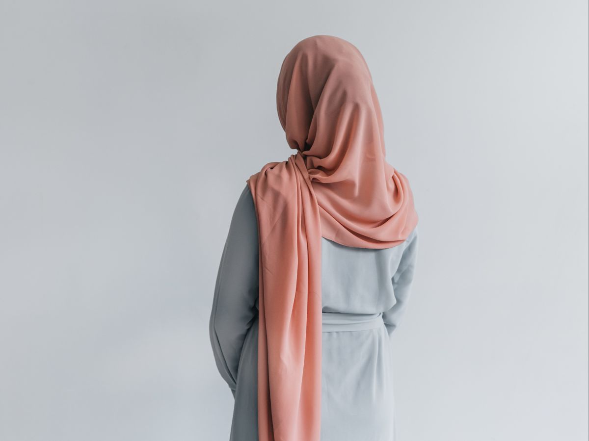 Alasan Wanita Lebih Utama Sholat di Rumah