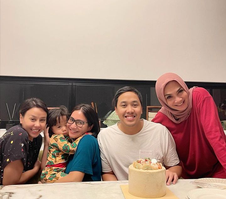 Momen Keseruan Ultah Barry Tamin Suami Caca Tengker, Potret Lucu Aruni dan Rayyanza Malah Bikin Salfok