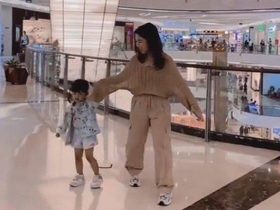 Baru Terungkap! Ini Sosok Putri Angkat Kiky Saputri
