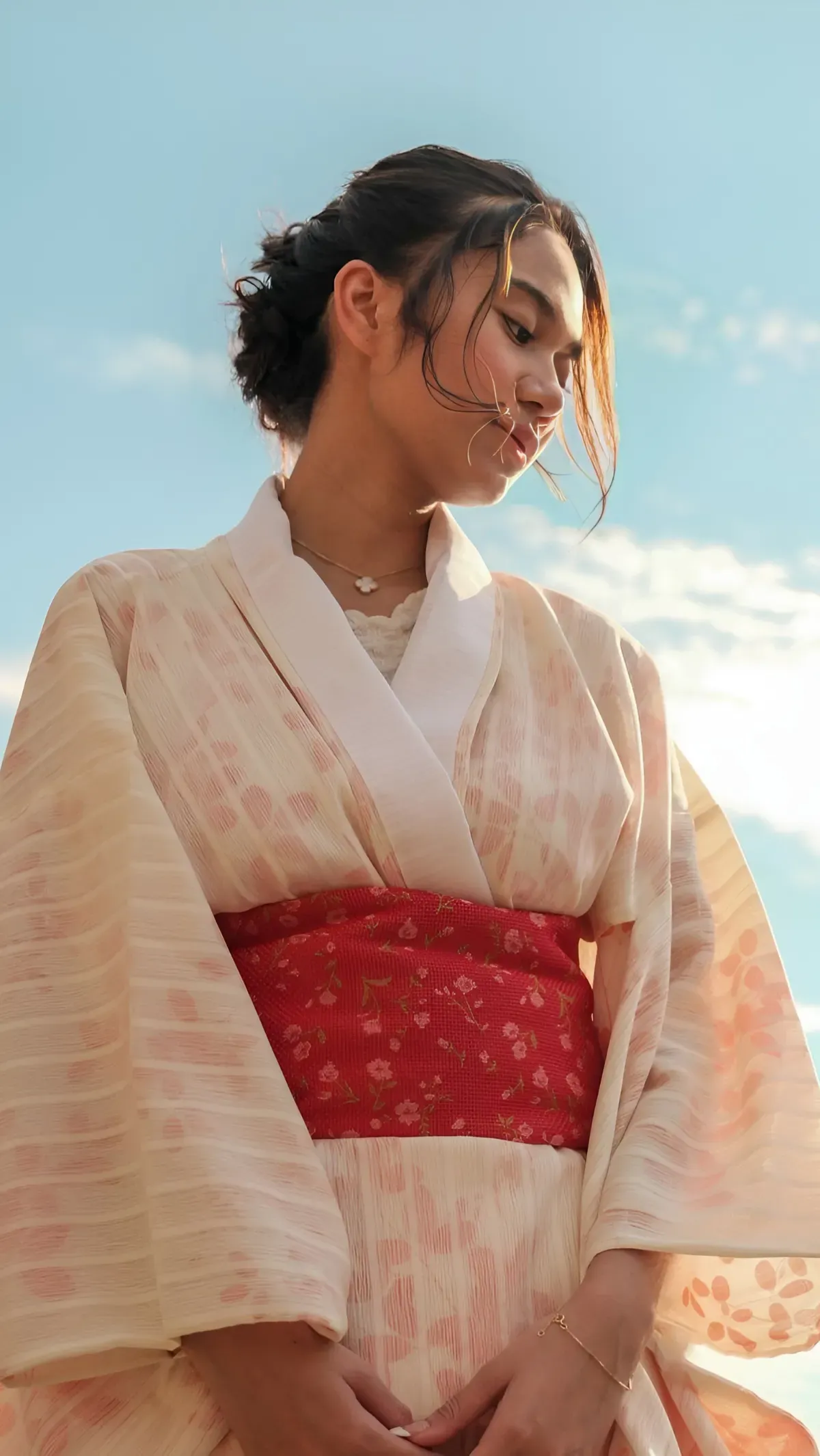 Style Anggun Azizah Salsa Berbalut Yukata, Berujung Kena Tegur