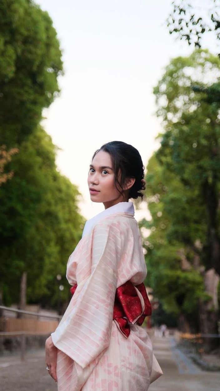 Potret Azizah Salsha Pakai Kimono, Komentar Pratama Arhan Jadi Sorotan