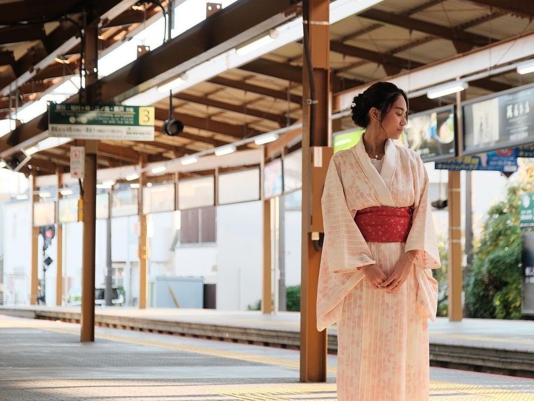Style Anggun Azizah Salsa Berbalut Yukata, Berujung Kena Tegur