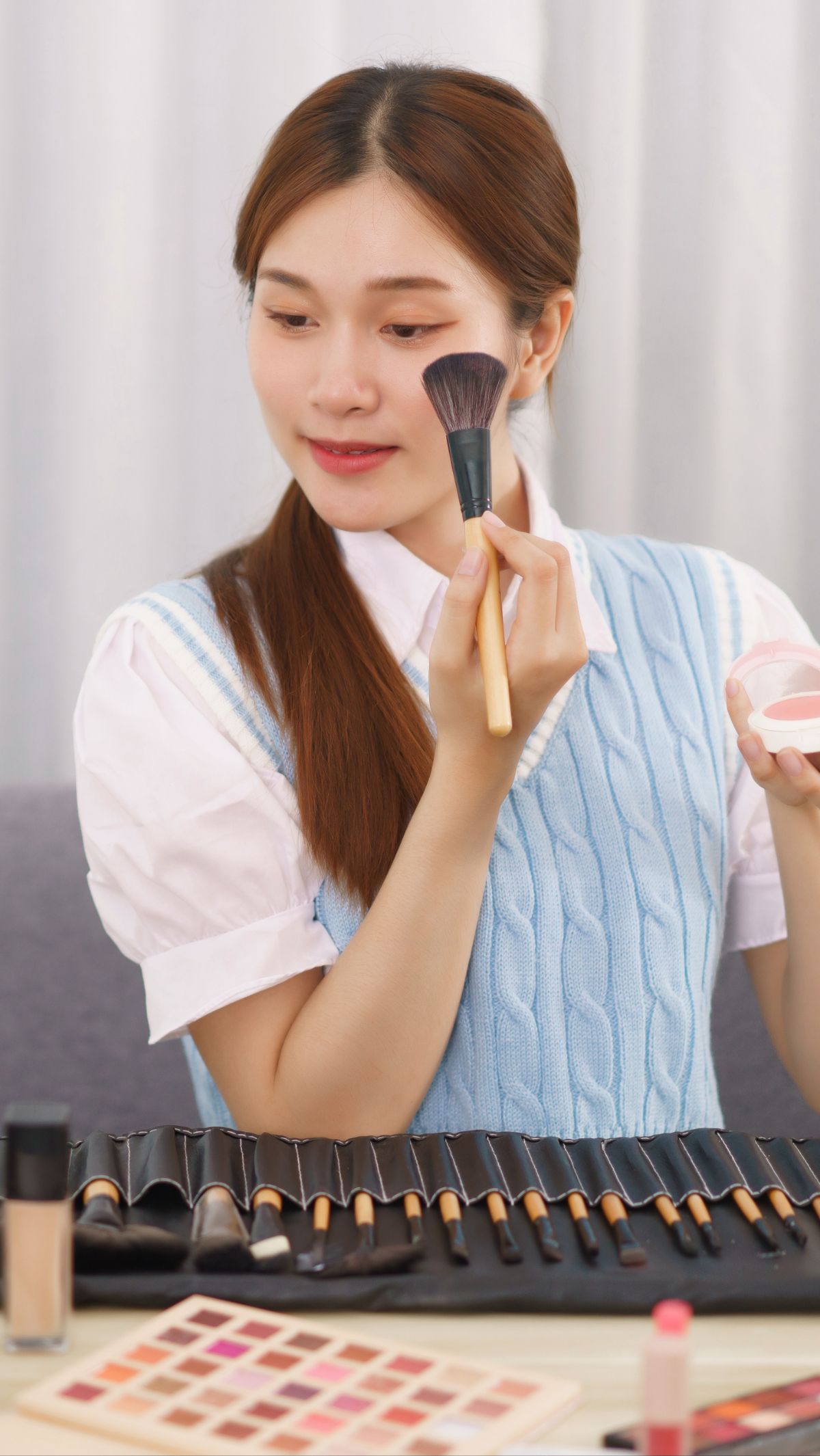 Trik Praktis Saat Cream Blush Sulit Dibaurkan dan Terlalu Kontras