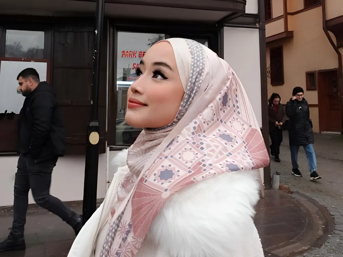 Tampil Sweet dengan Tutorial Hijab Ala Selebgram Malaysia