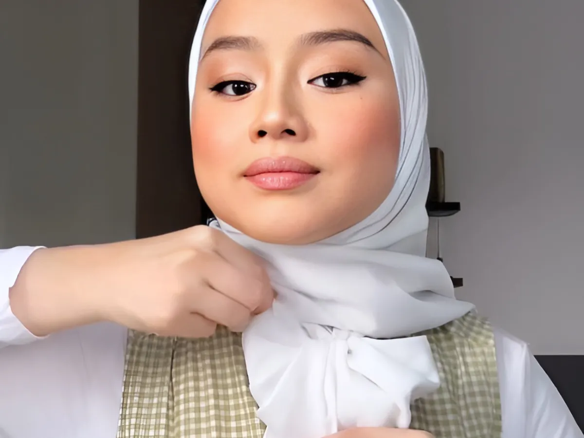 Tampil Sweet dengan Tutorial Hijab Ala Selebgram Malaysia