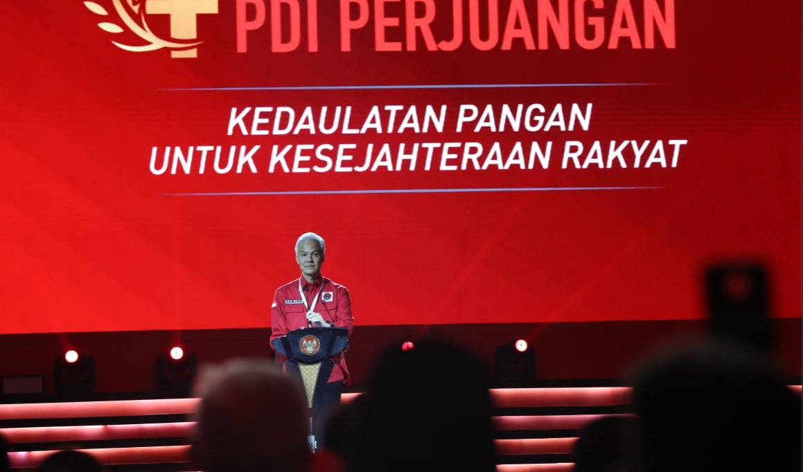 Ganjar mengatakan, semua nama calon wakil presiden cocok untuk berpasangan termasuk dengan Khofifah.<br>