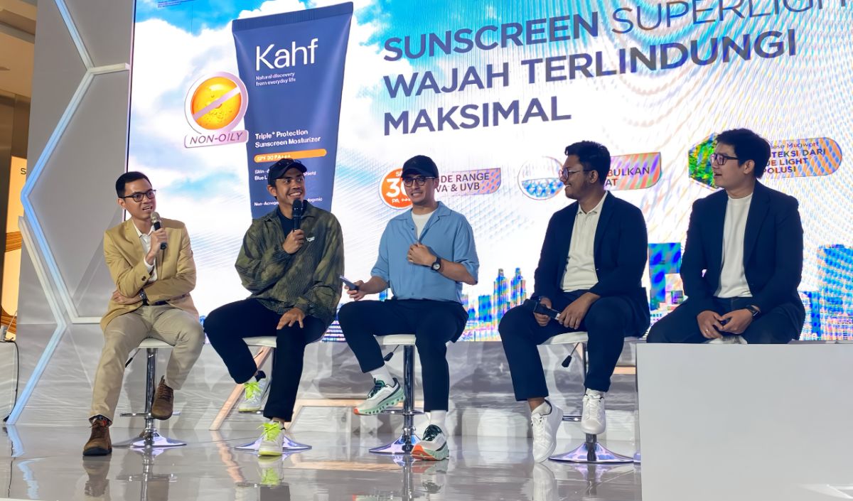 “Secara anatomi, kelenjar minyak pria cenderung lebih aktif karena dipengaruhi oleh hormon endrogen, serta kandungan collagennya yang lebih tebal,”<br>