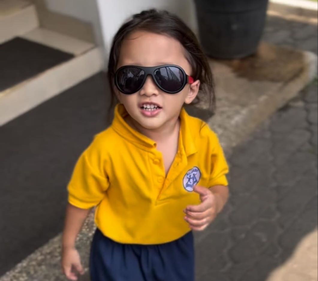 Gaya Kece Anak Bontot Zaskia Mecca di Sekolah, Rambut Gondrong Pakai