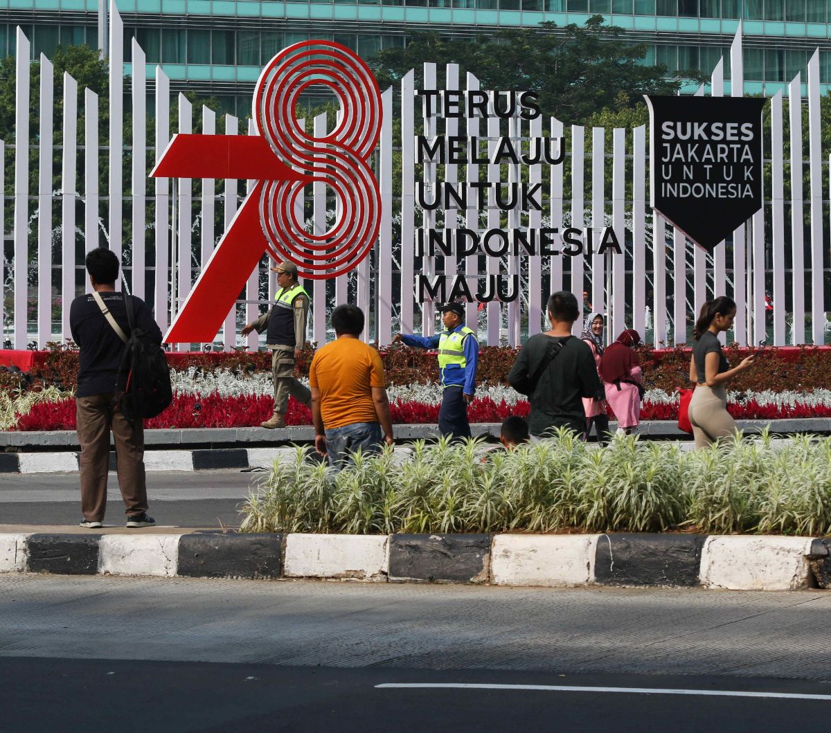 FOTO: Meski CFD Ditiadakan Untuk KTT ASEAN , Warga Tetap Asyik Olahraga ...