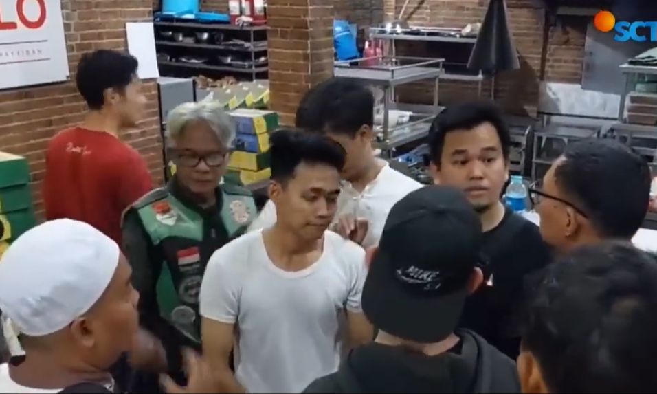 Driver Ojol Pengeroyok Kru Youtuber Konten Cegat Motor Lawan Arah jadi Tersangka