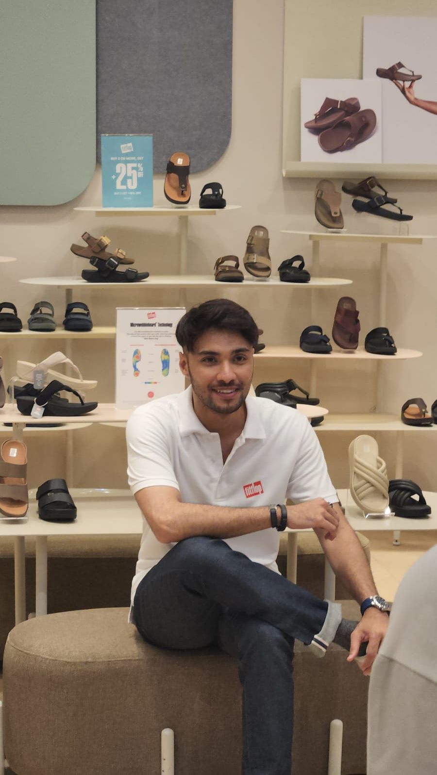 Keseruan Refal Hady Jadi Personal Shopper di Fitflop Indonesia
